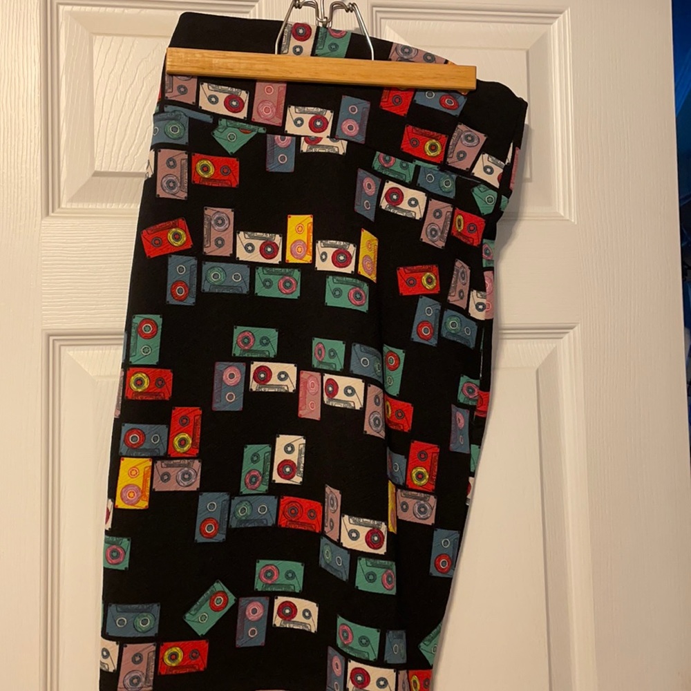 LU LU Roe Cassie skirt in black with Casey tapes .